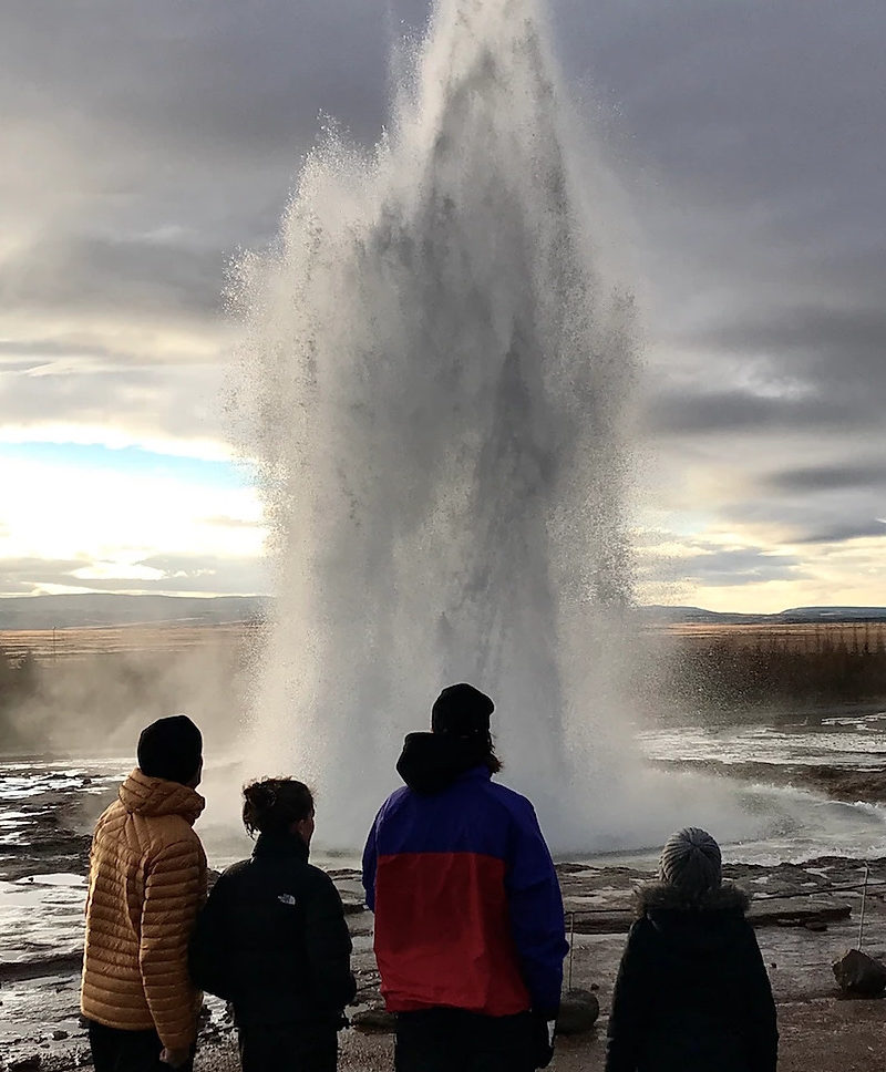 BLOWN AWAY PÅ ISLAND